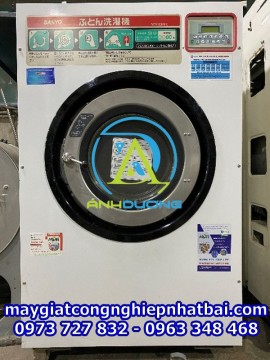 Máy giặt công nghiệp Sanyo 30kg Nhật Bản